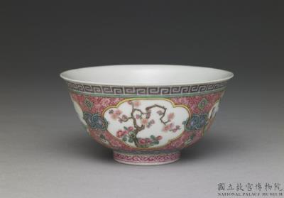 图片[2]-Teacup in fa-lang-ts’ai enamels with decoration of lobed reserves and flowers of the four seasons, Ch’ien-lung reign (1736-1795), Ch’ing dynasty-China Archive